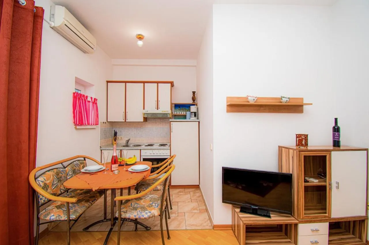 Apartments Prodan Πόρετς 0*,  Κροατία