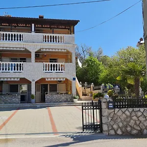 Nef Appartamento Pinezići