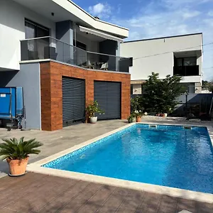 Sunny Adriatic Apartment